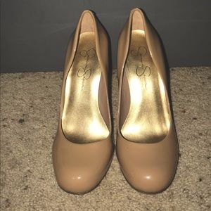 Nude Jessica Simpson heels